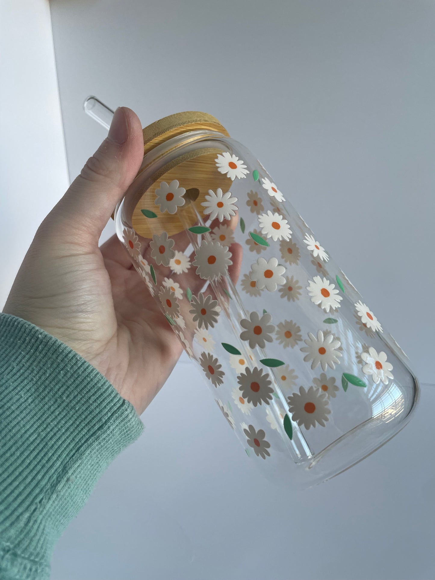 Pretty Daises Glass Cup with Bamboo Lid and Glass Straw