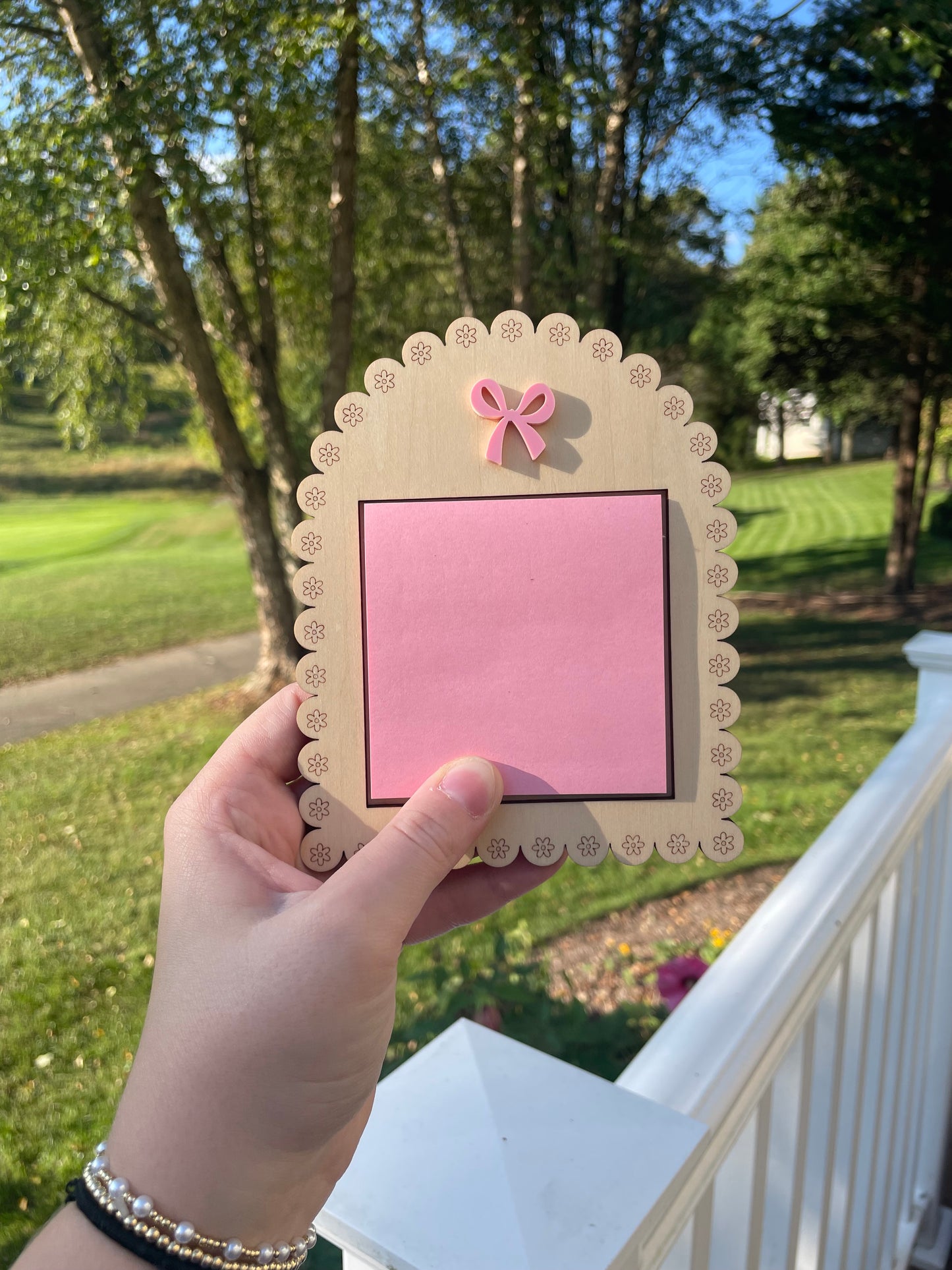 Wooden Post-it Notes Holder with Pink Bow and Floral Border