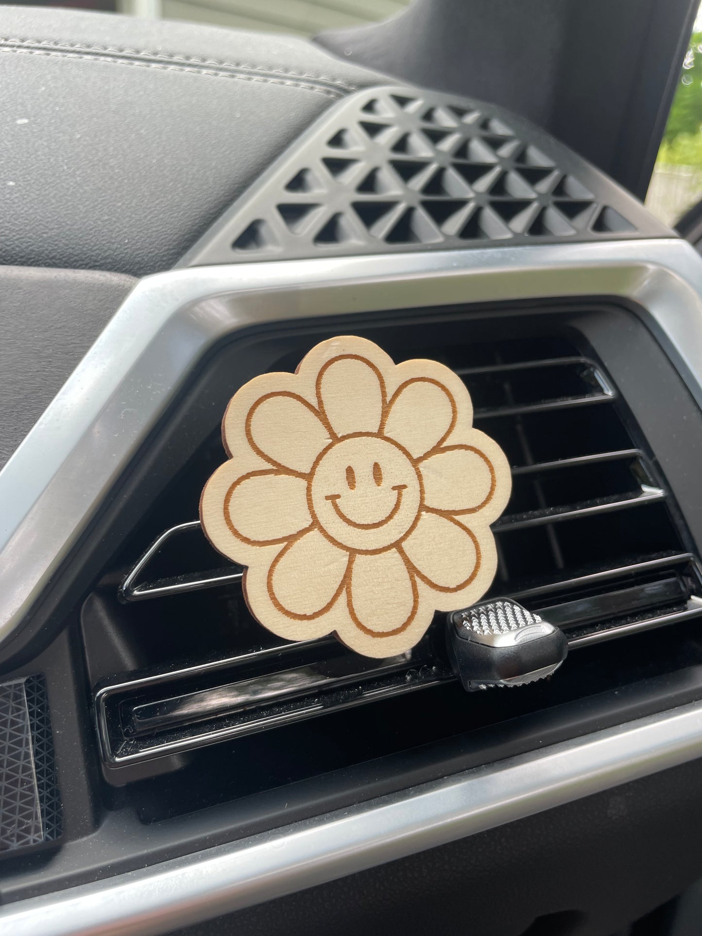 Smiley Daisy Wooden Car Vent Clip