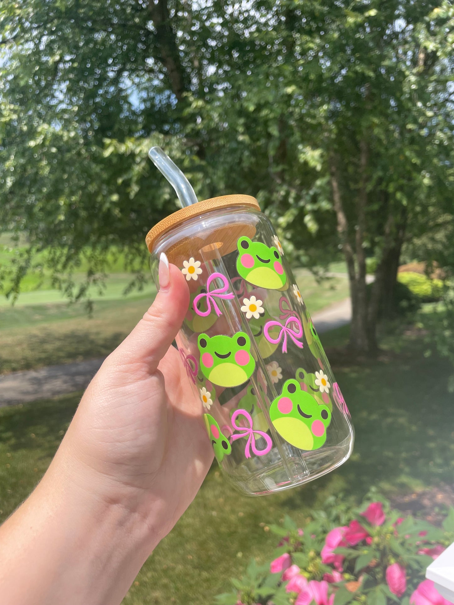 Adorable Froggies and Bows Glass Cup with Bamboo Lid and Glass Straw