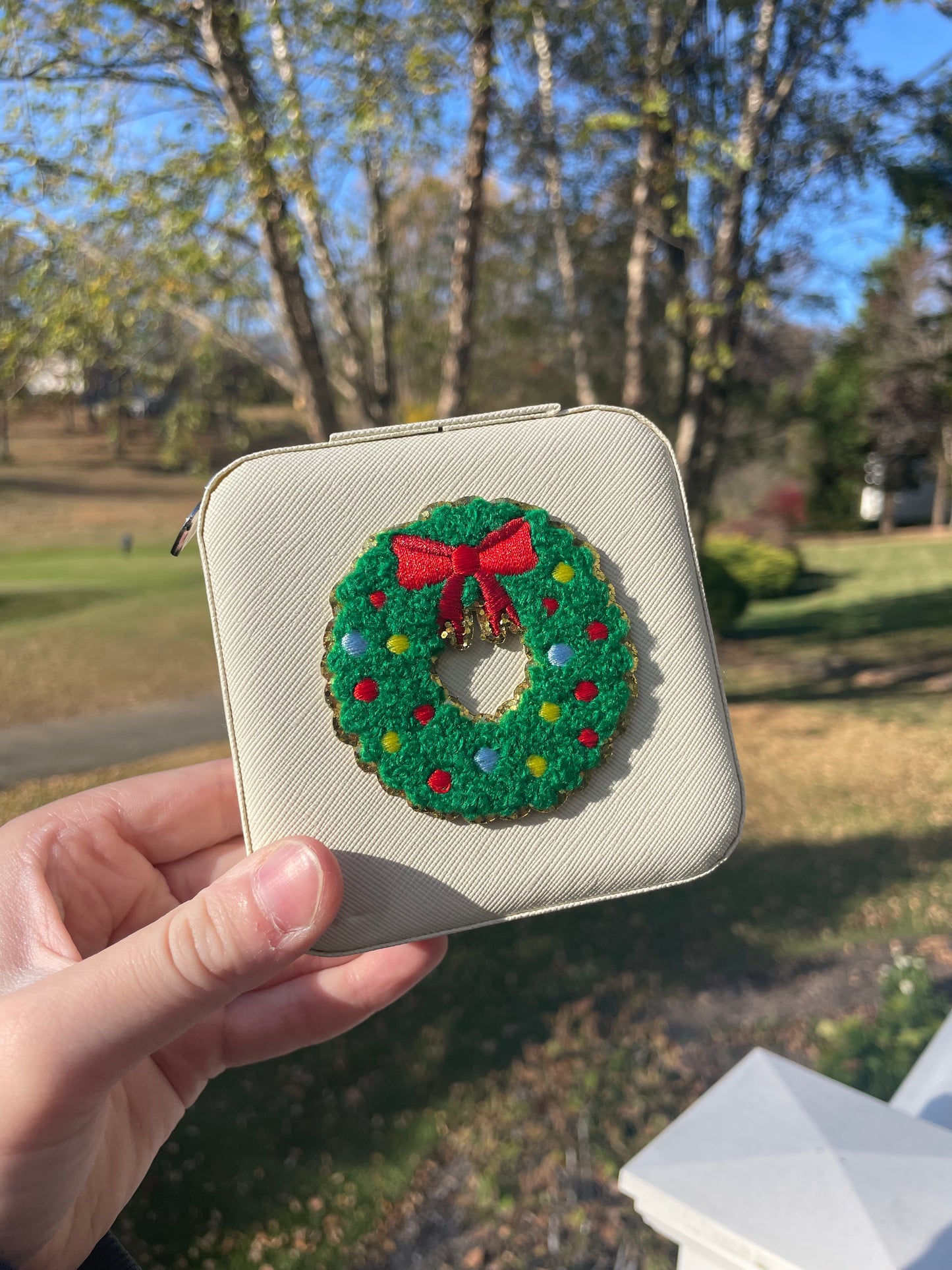 Festive Holiday Wreath White Mini Jewelry Box