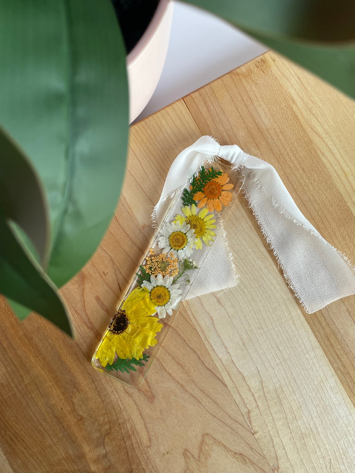 Dried Flower Colorful Bookmarks with Chiffon Ribbon
