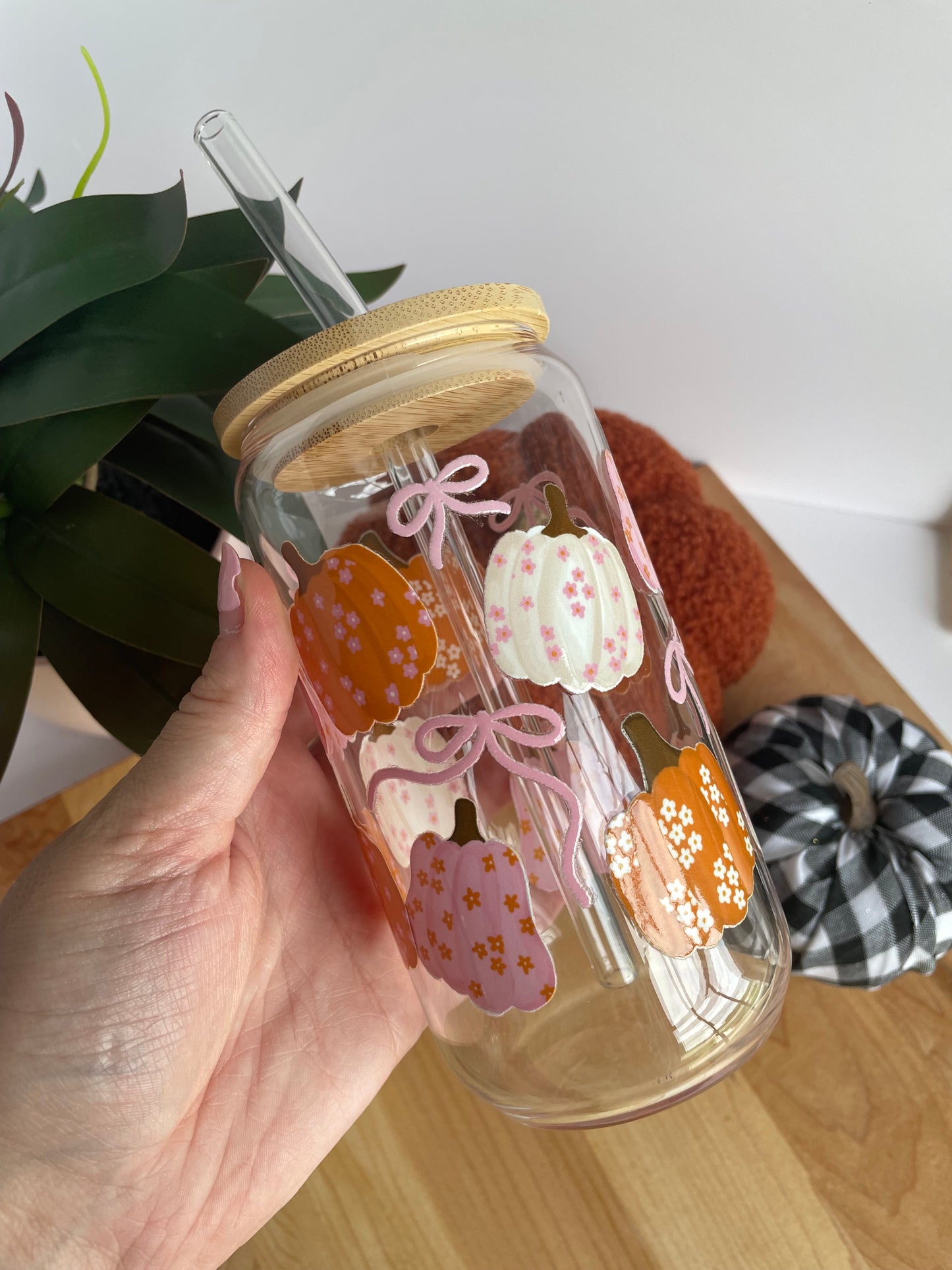 Floral Pumpkins and Bows Glass Cup with Bamboo Lid and Glass Straw