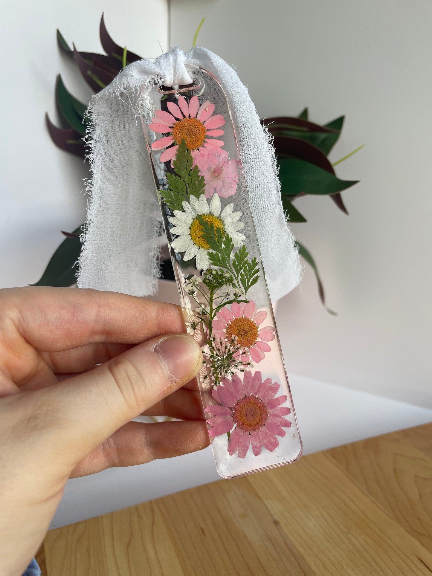 Pink and White Dried Flowers Clear Acrylic Bookmark with Chiffon Ribbon