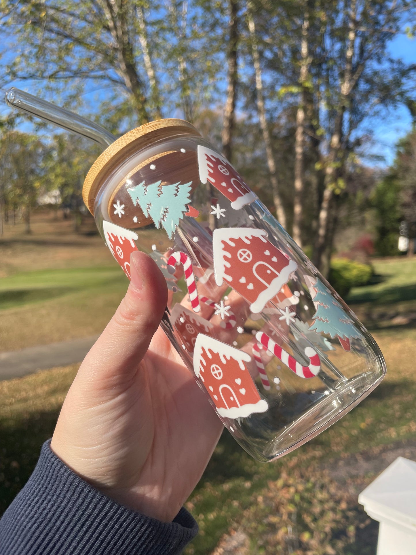 Gingerbread Houses and Snowy Trees Glass Cup with Bamboo Lid and Glass Straw
