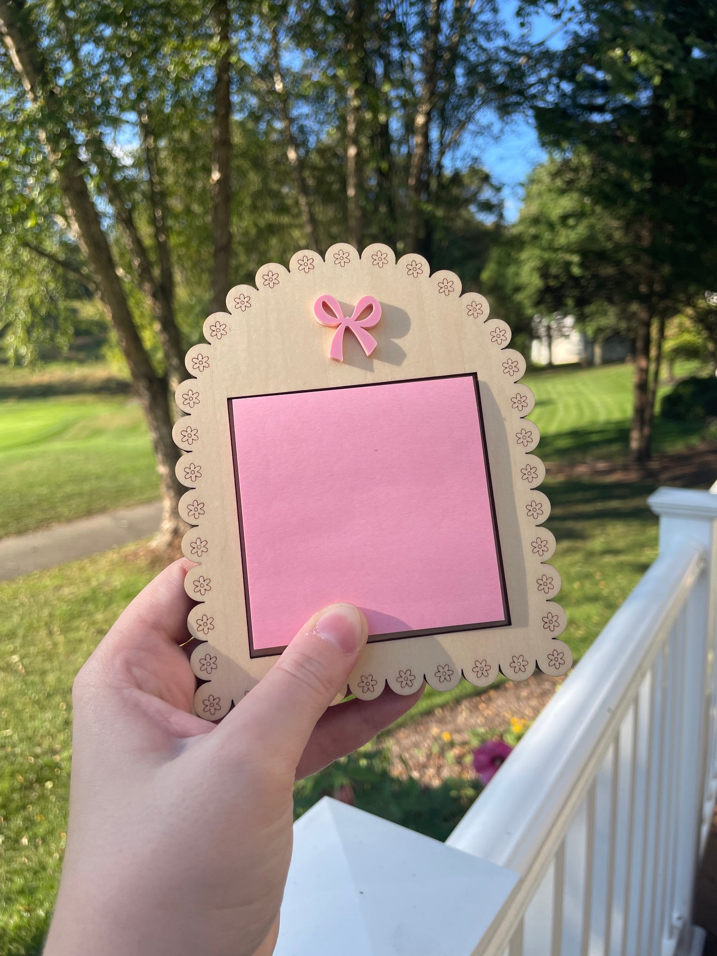 Wooden Post-it Notes Holder with Pink Bow and Floral Border