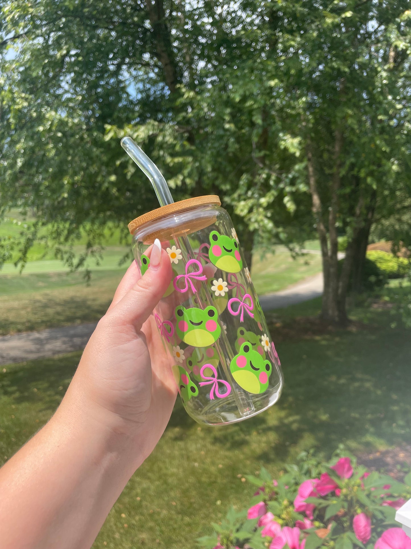 Adorable Froggies and Bows Glass Cup with Bamboo Lid and Glass Straw