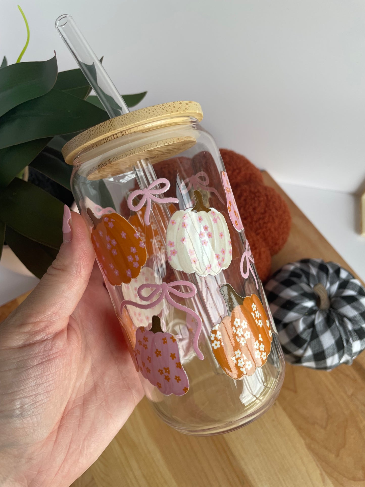 Floral Pumpkins and Bows Glass Cup with Bamboo Lid and Glass Straw