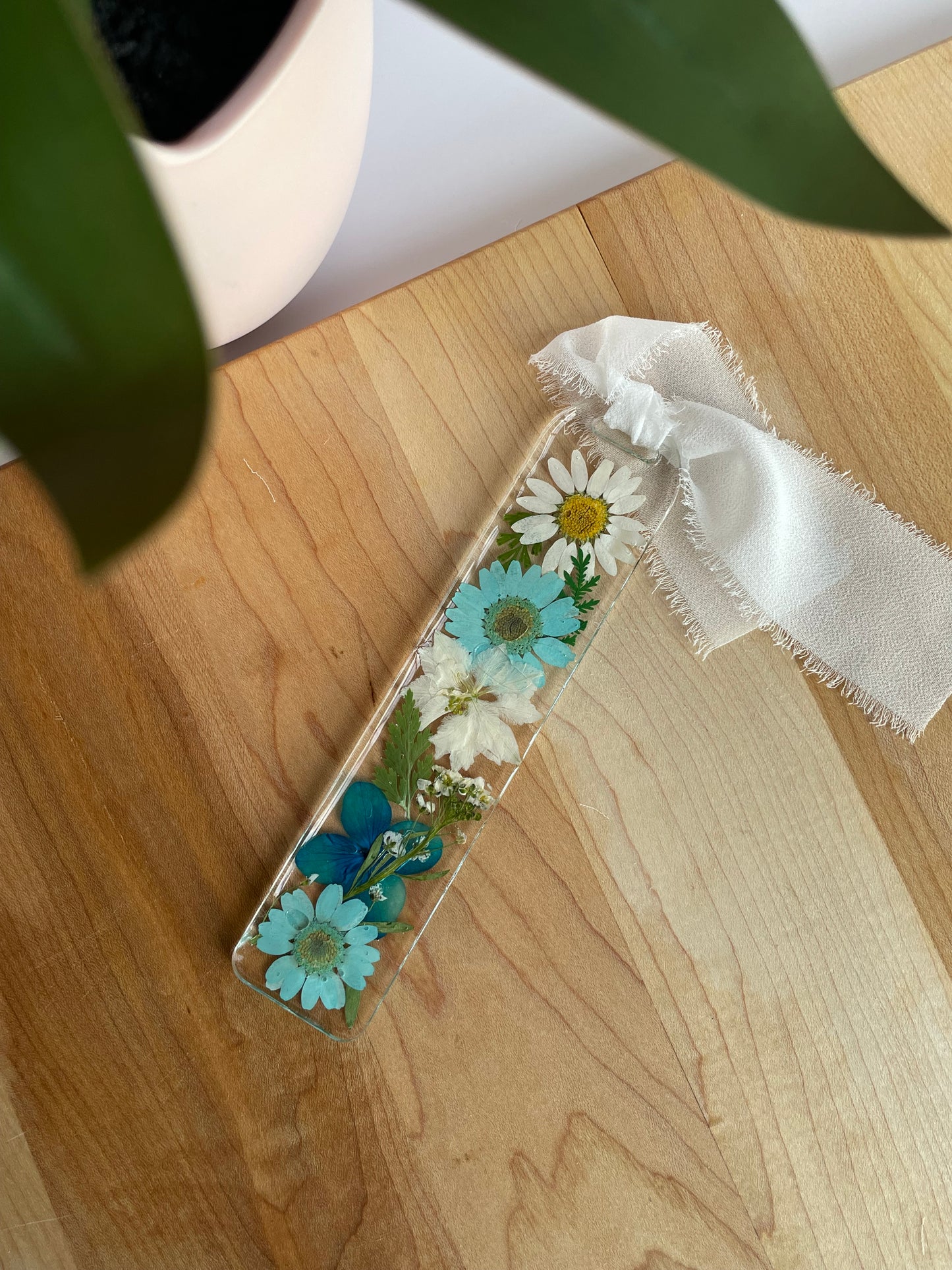 Dried Flower Colorful Bookmarks with Chiffon Ribbon