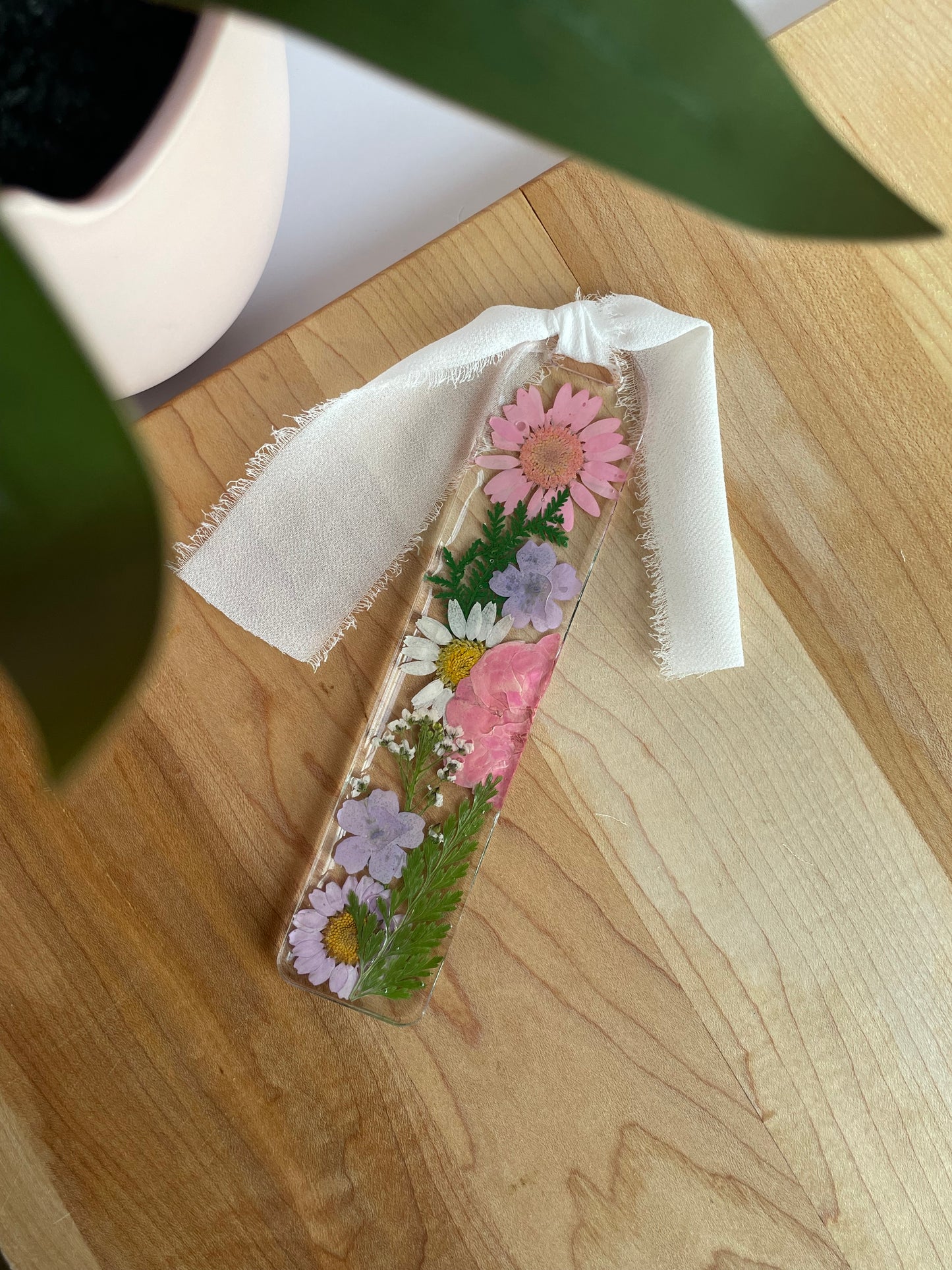 Dried Flower Colorful Bookmarks with Chiffon Ribbon