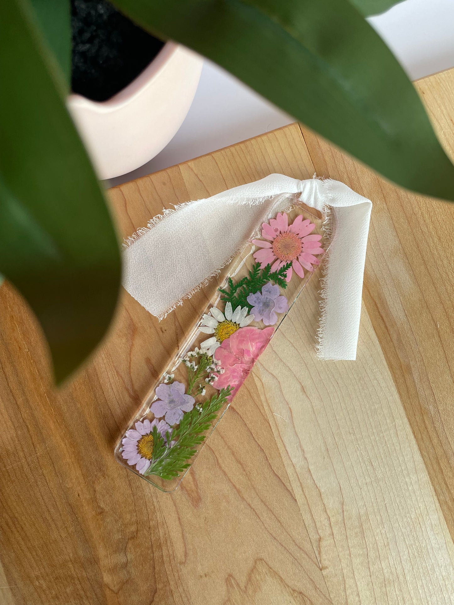 Dried Flower Colorful Bookmarks with Chiffon Ribbon