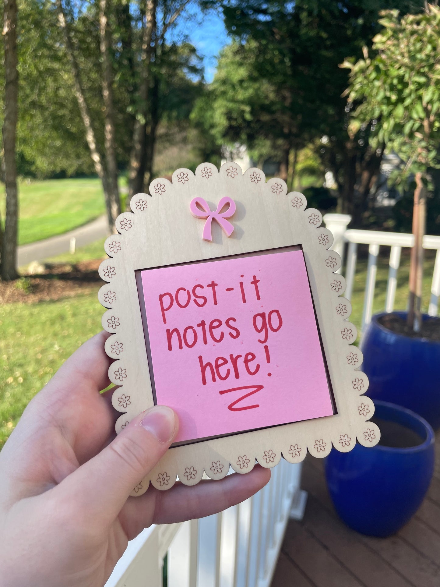Wooden Post-it Notes Holder with Pink Bow and Floral Border