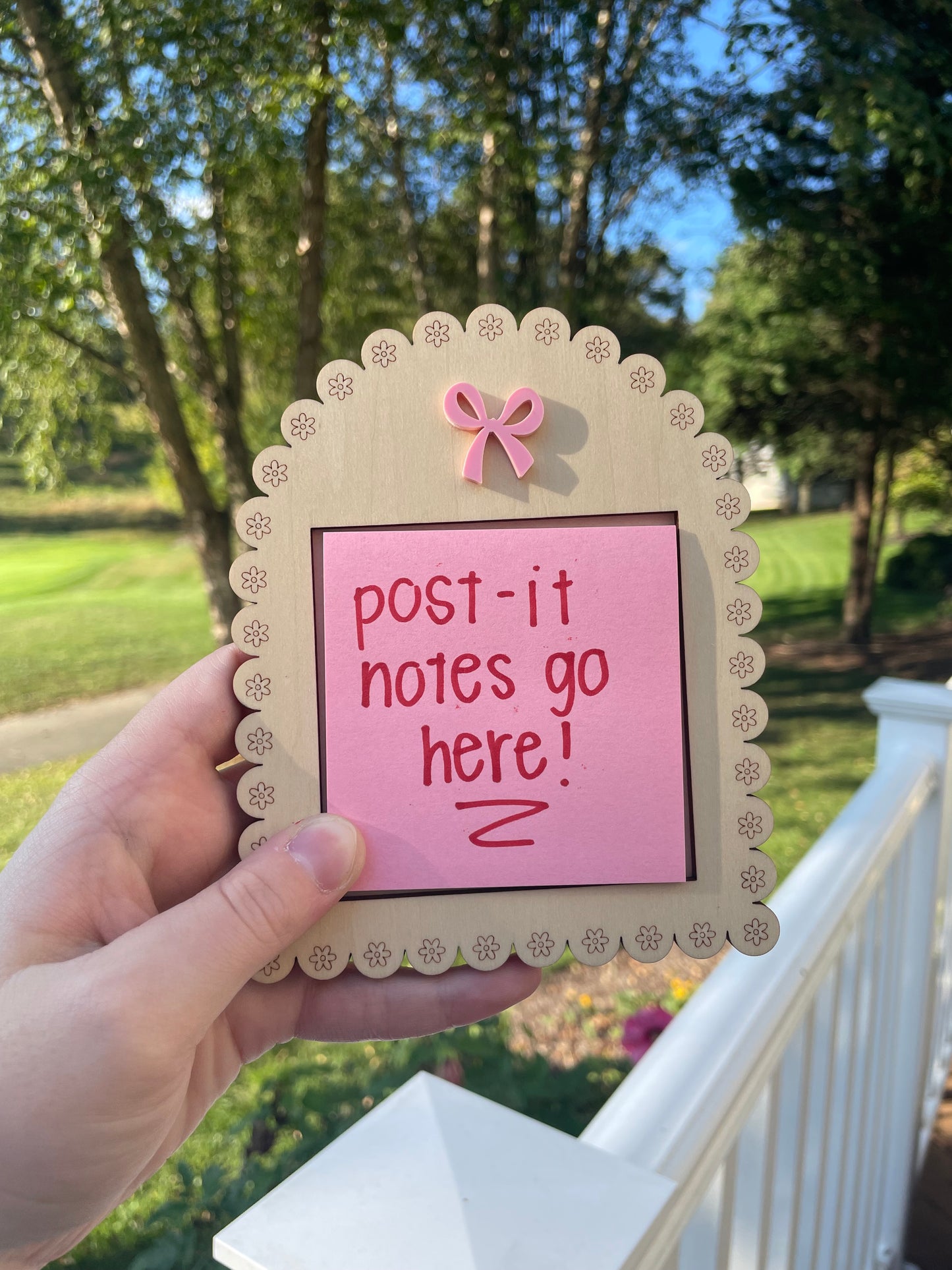 Wooden Post-it Notes Holder with Pink Bow and Floral Border