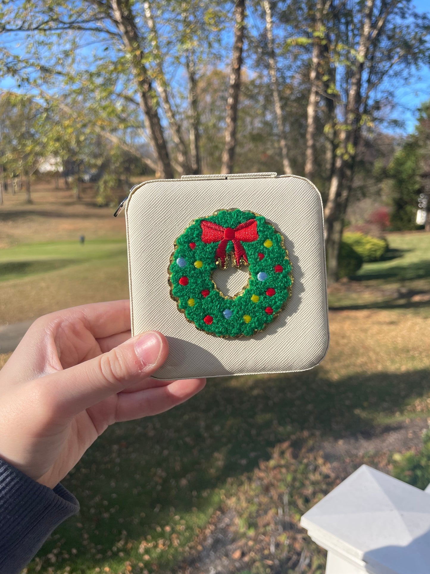 Festive Holiday Wreath White Mini Jewelry Box