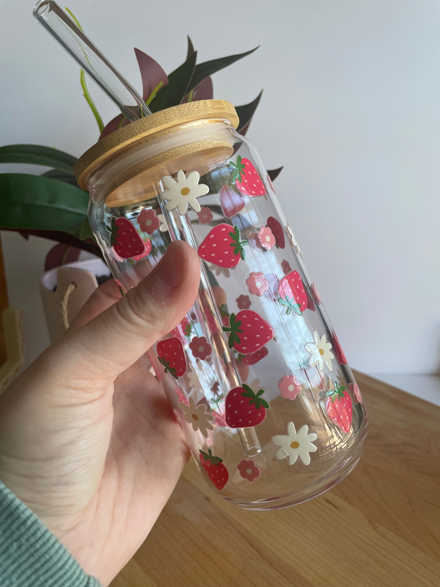 Strawberries and Daises Glass Cup with Bamboo Lid and Glass Straw