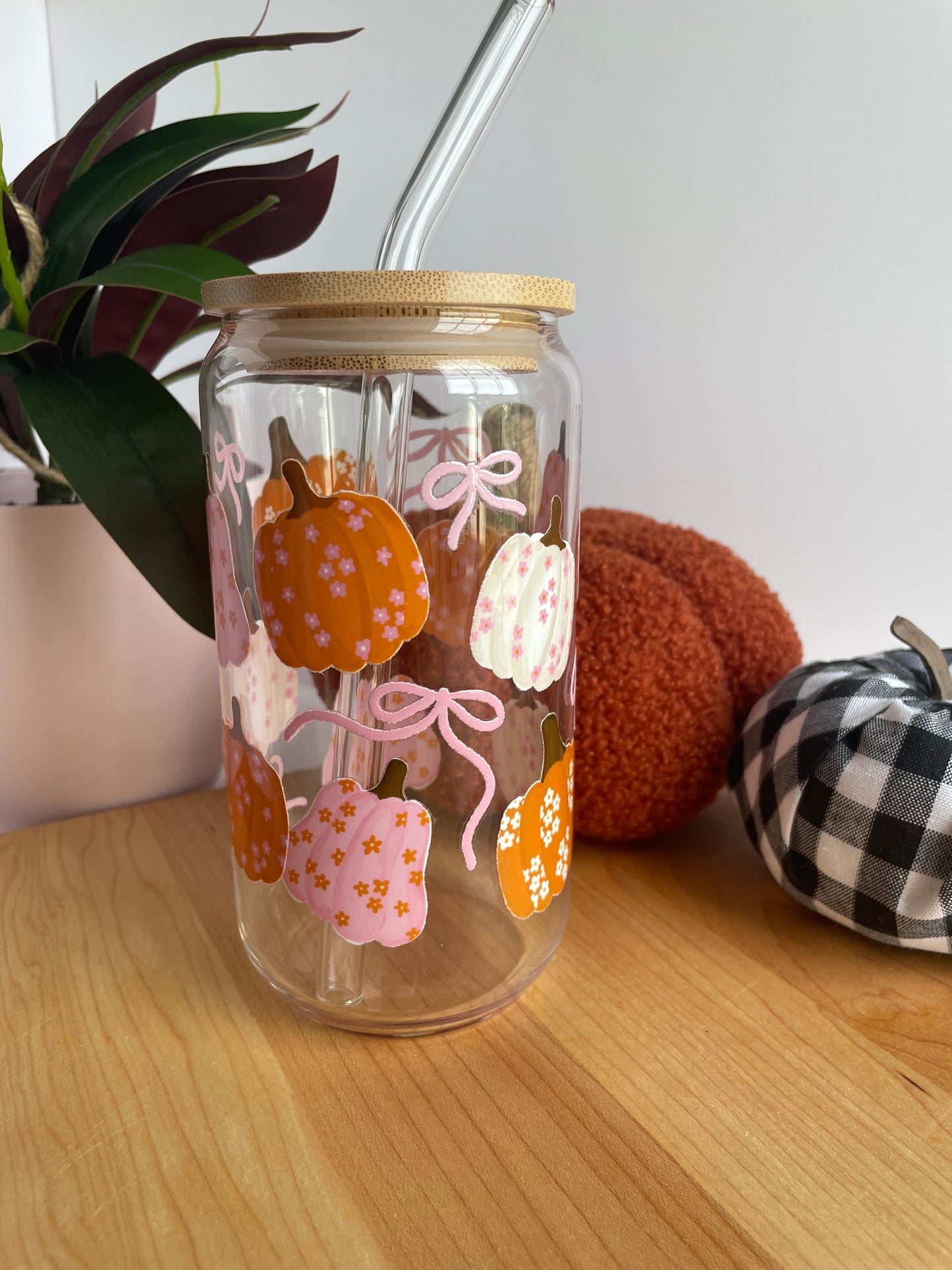 Floral Pumpkins and Bows Glass Cup with Bamboo Lid and Glass Straw