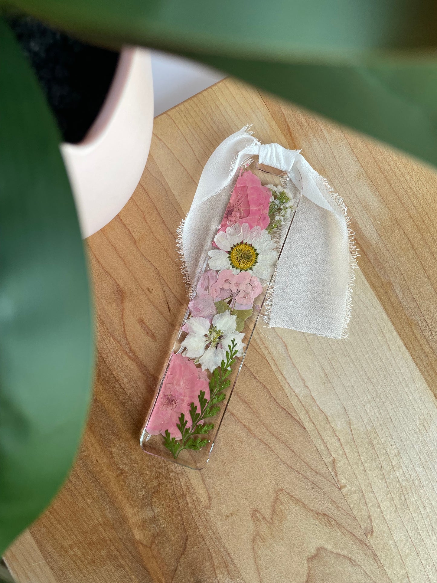 Dried Flower Colorful Bookmarks with Chiffon Ribbon