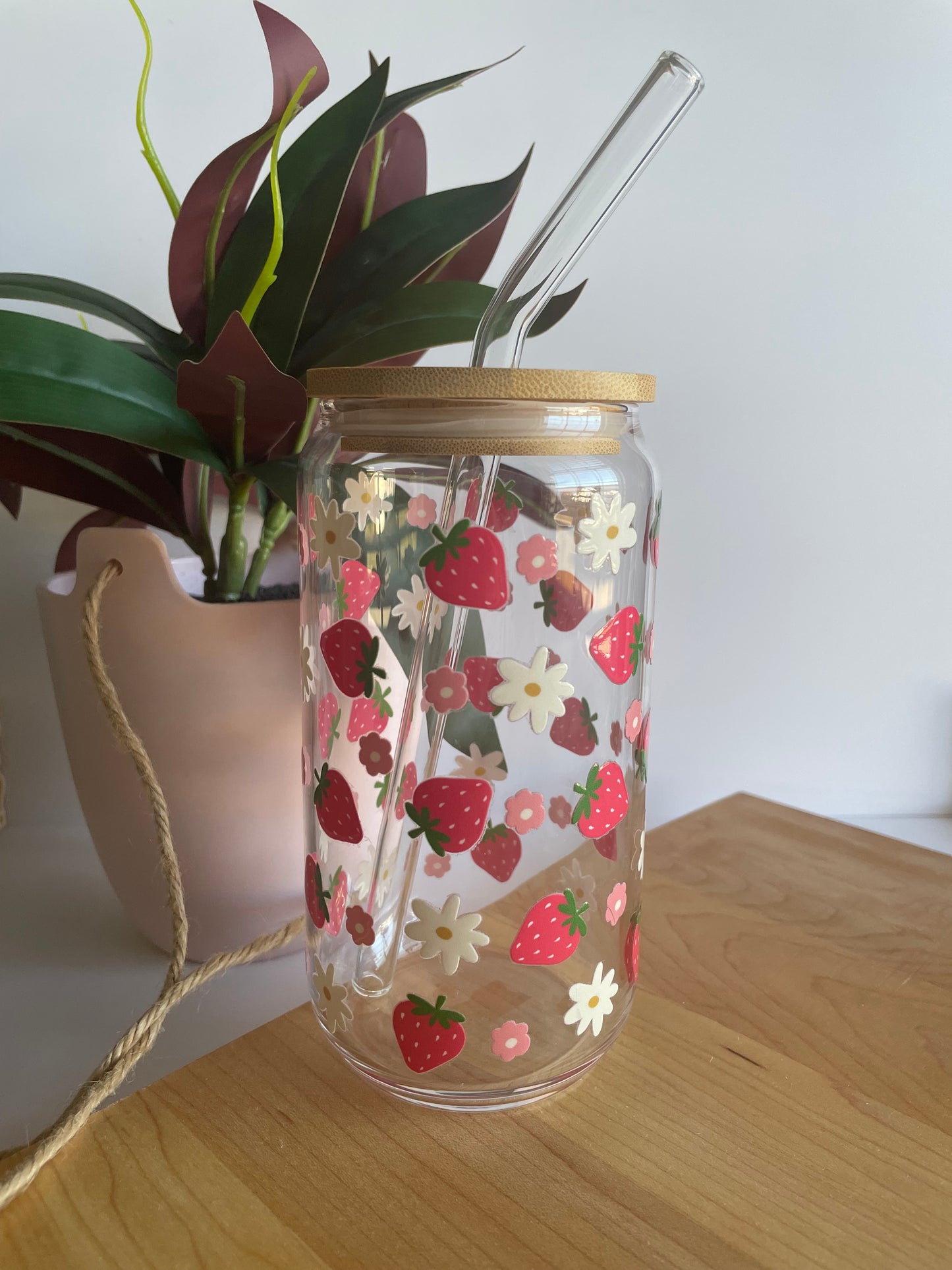 Strawberries and Daises Glass Cup with Bamboo Lid and Glass Straw