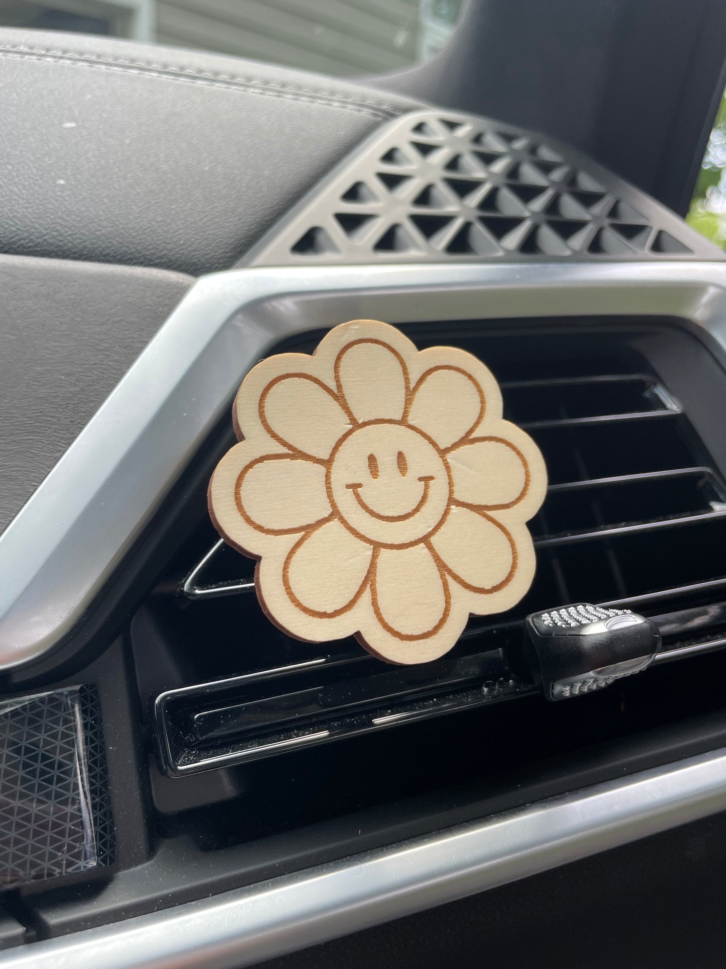 Smiley Daisy Wooden Car Vent Clip