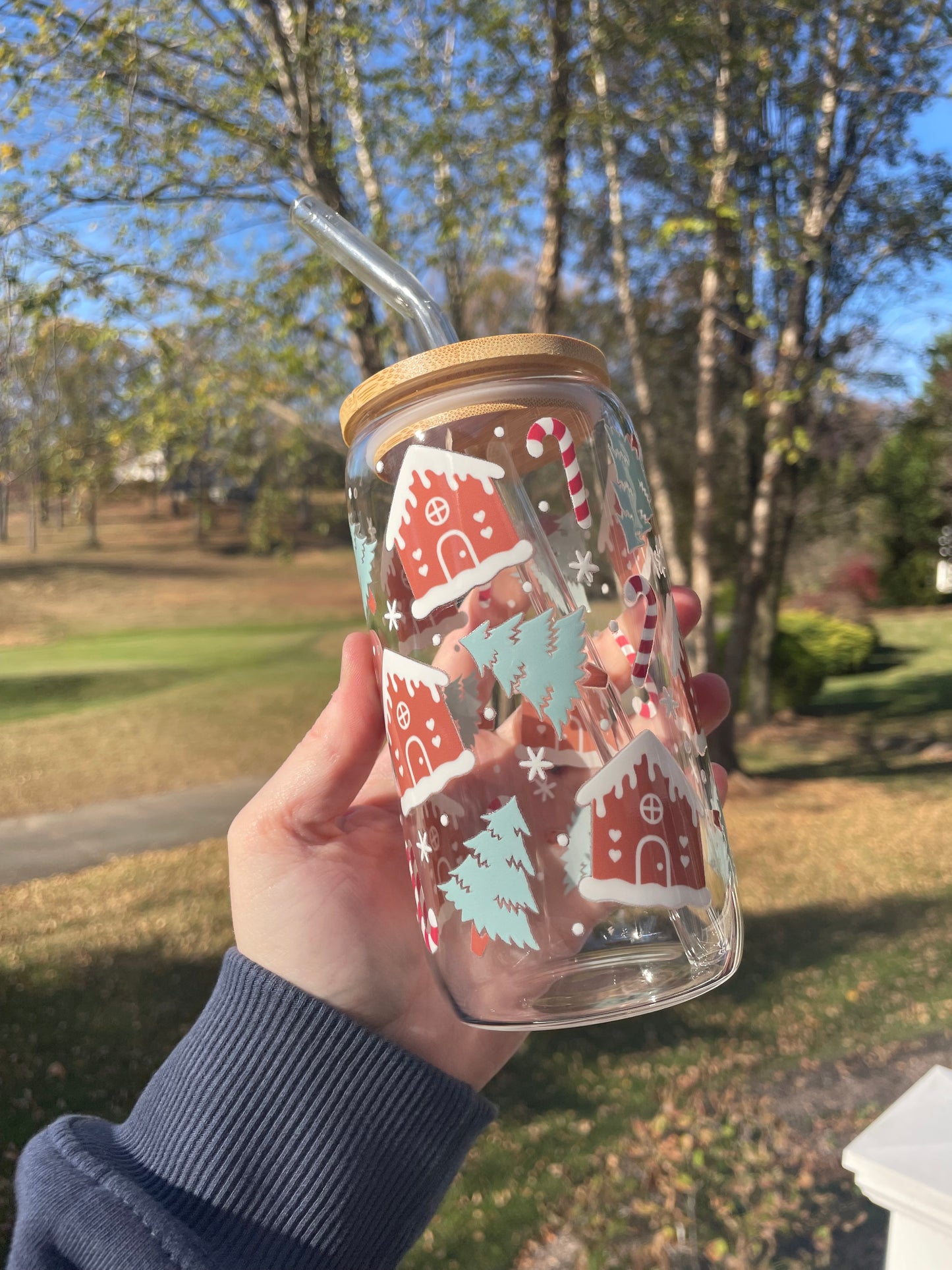 Gingerbread Houses and Snowy Trees Glass Cup with Bamboo Lid and Glass Straw