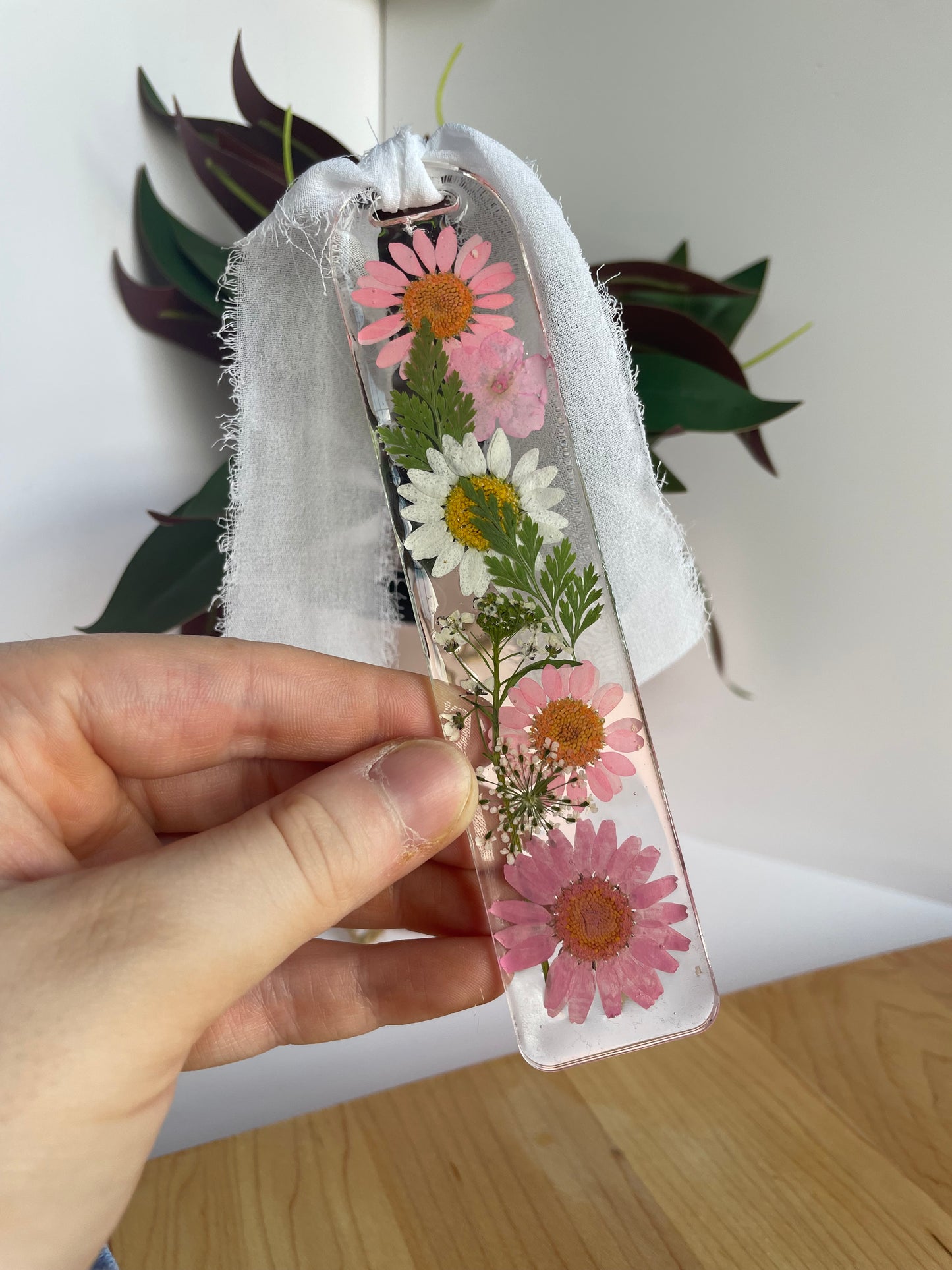 Pink and White Dried Flowers Clear Acrylic Bookmark with Chiffon Ribbon
