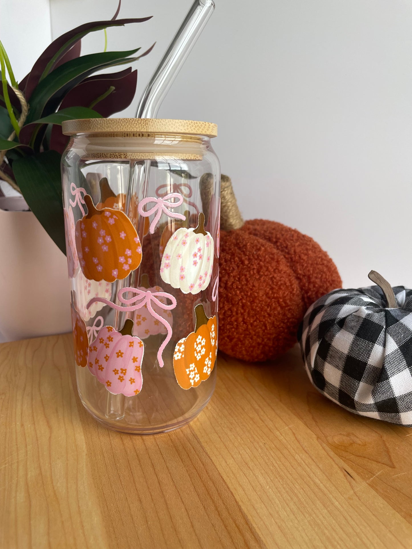 Floral Pumpkins and Bows Glass Cup with Bamboo Lid and Glass Straw