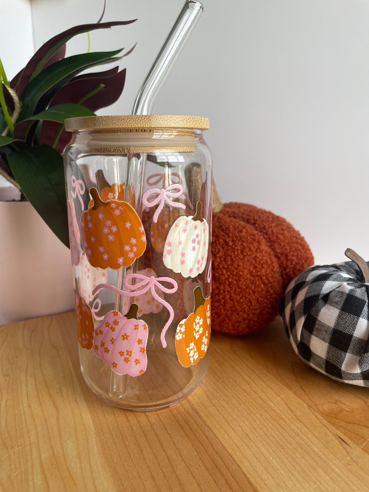 Floral Pumpkins and Bows Glass Cup with Bamboo Lid and Glass Straw