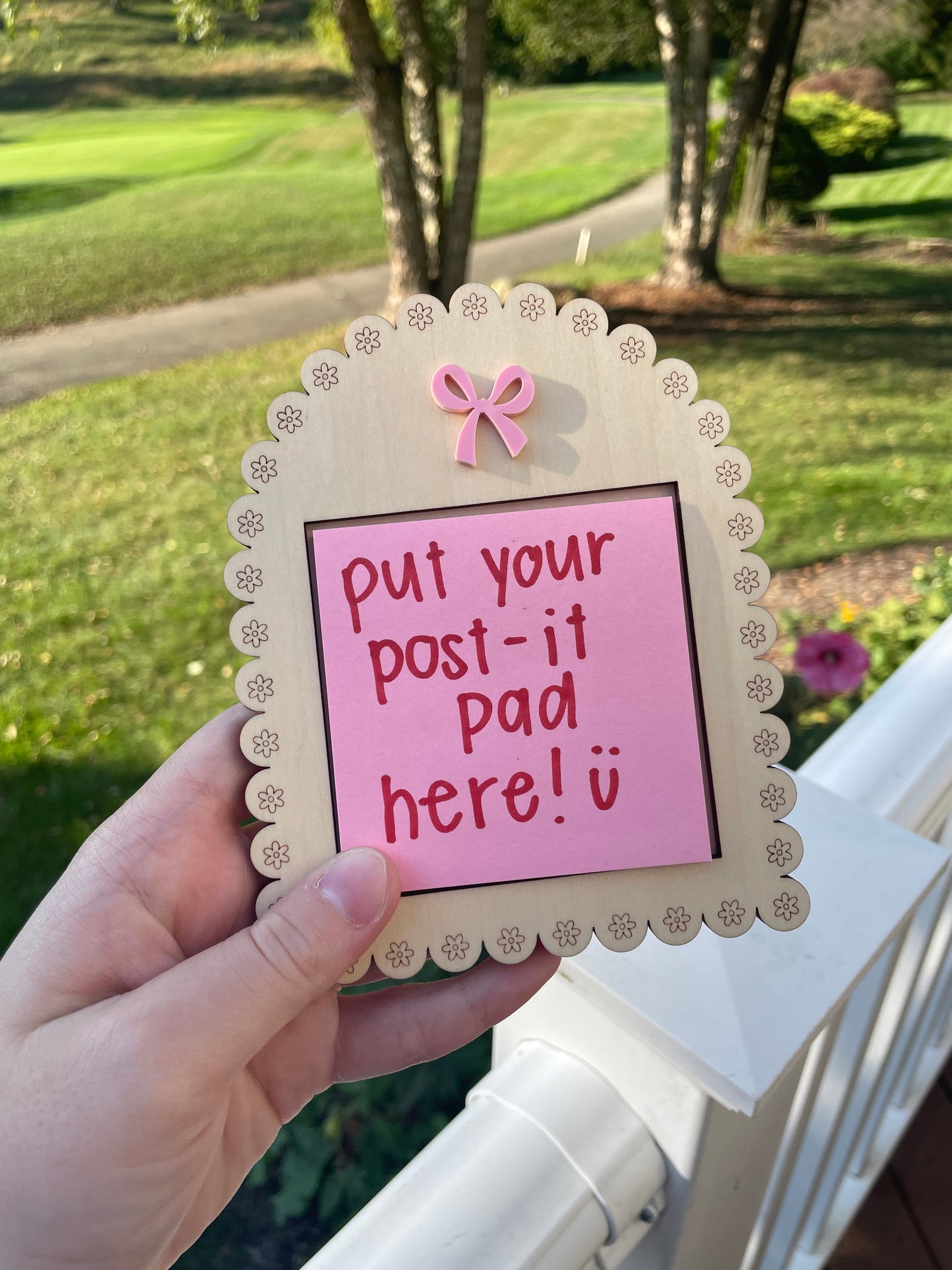 Wooden Post-it Notes Holder with Pink Bow and Floral Border