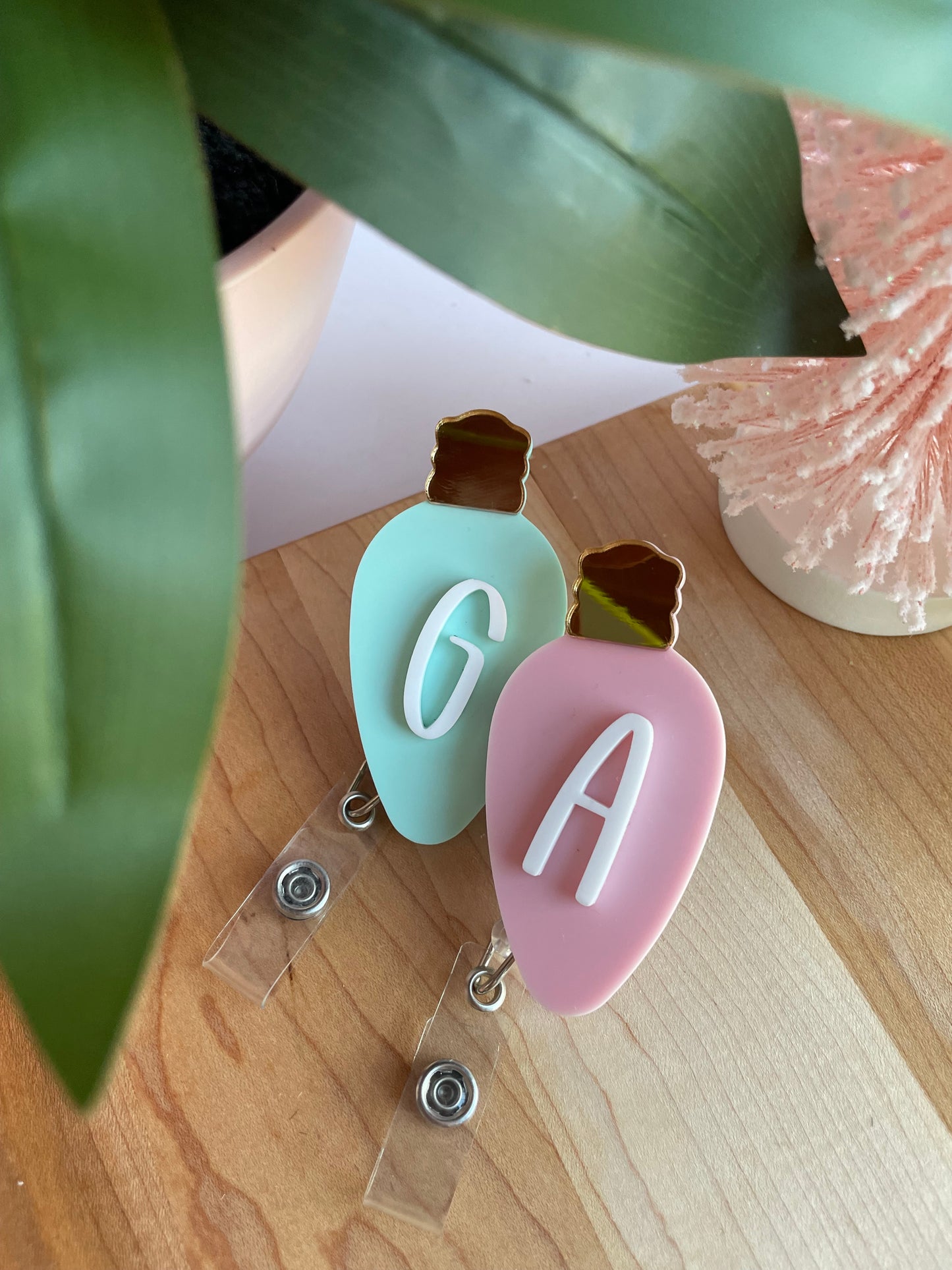 Christmas Lightbulb Badge Reel