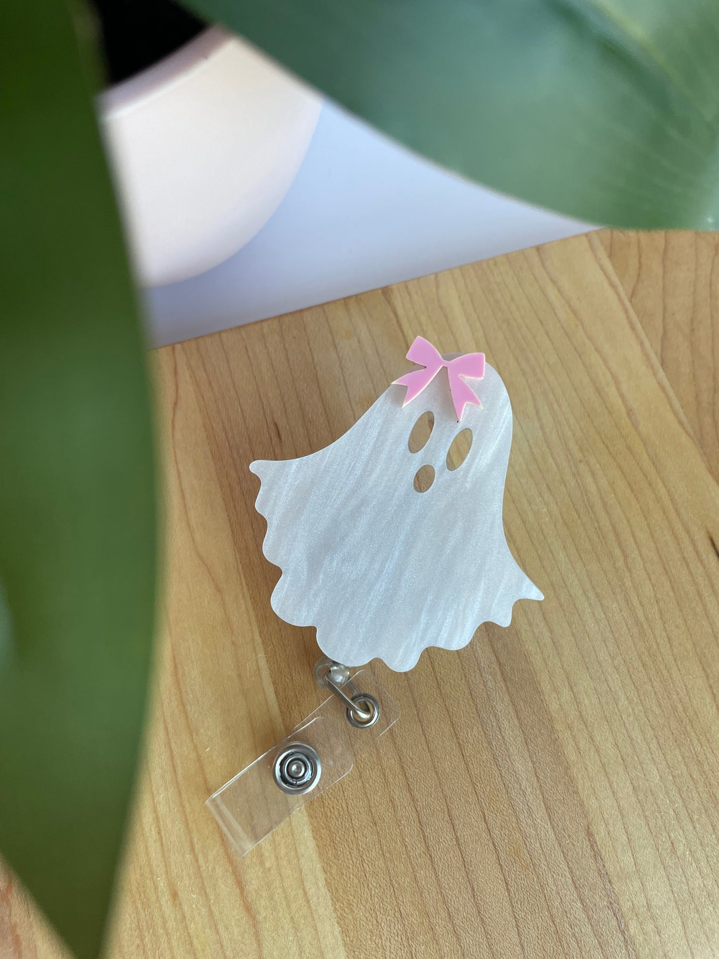 Pearl White Ghostie Bow Acrylic Badge Reel