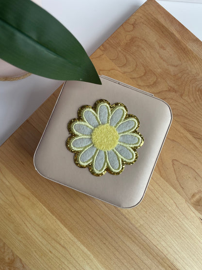 White and Yellow Daisy Light Pink Jewelry Box