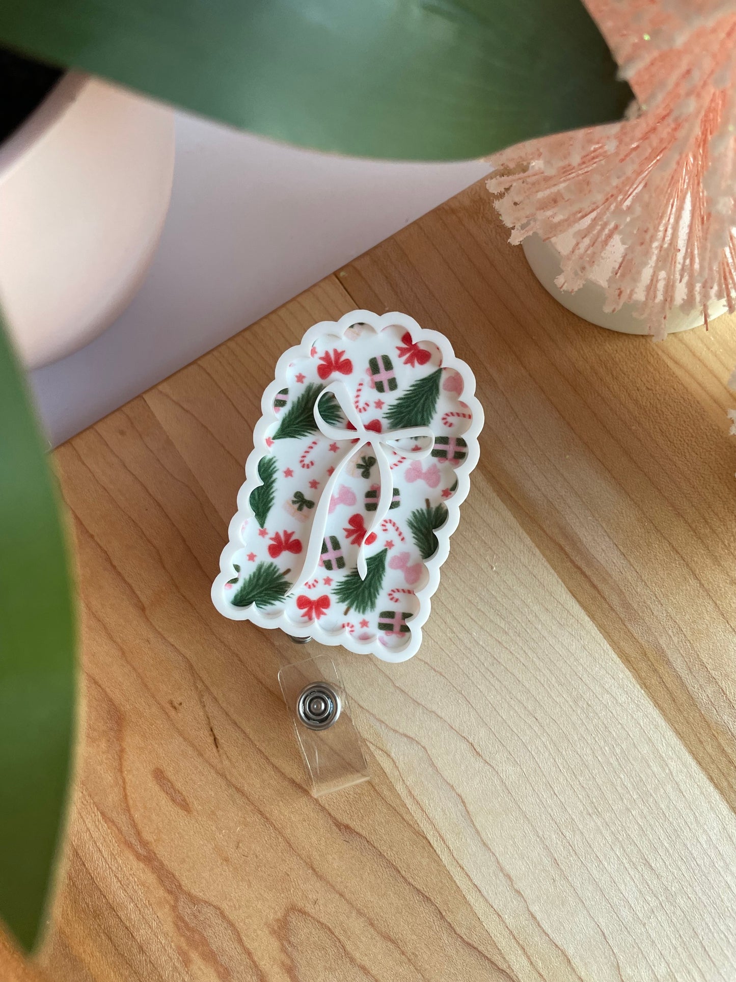 Scalloped Christmas Doodles and Bow Badge Reel