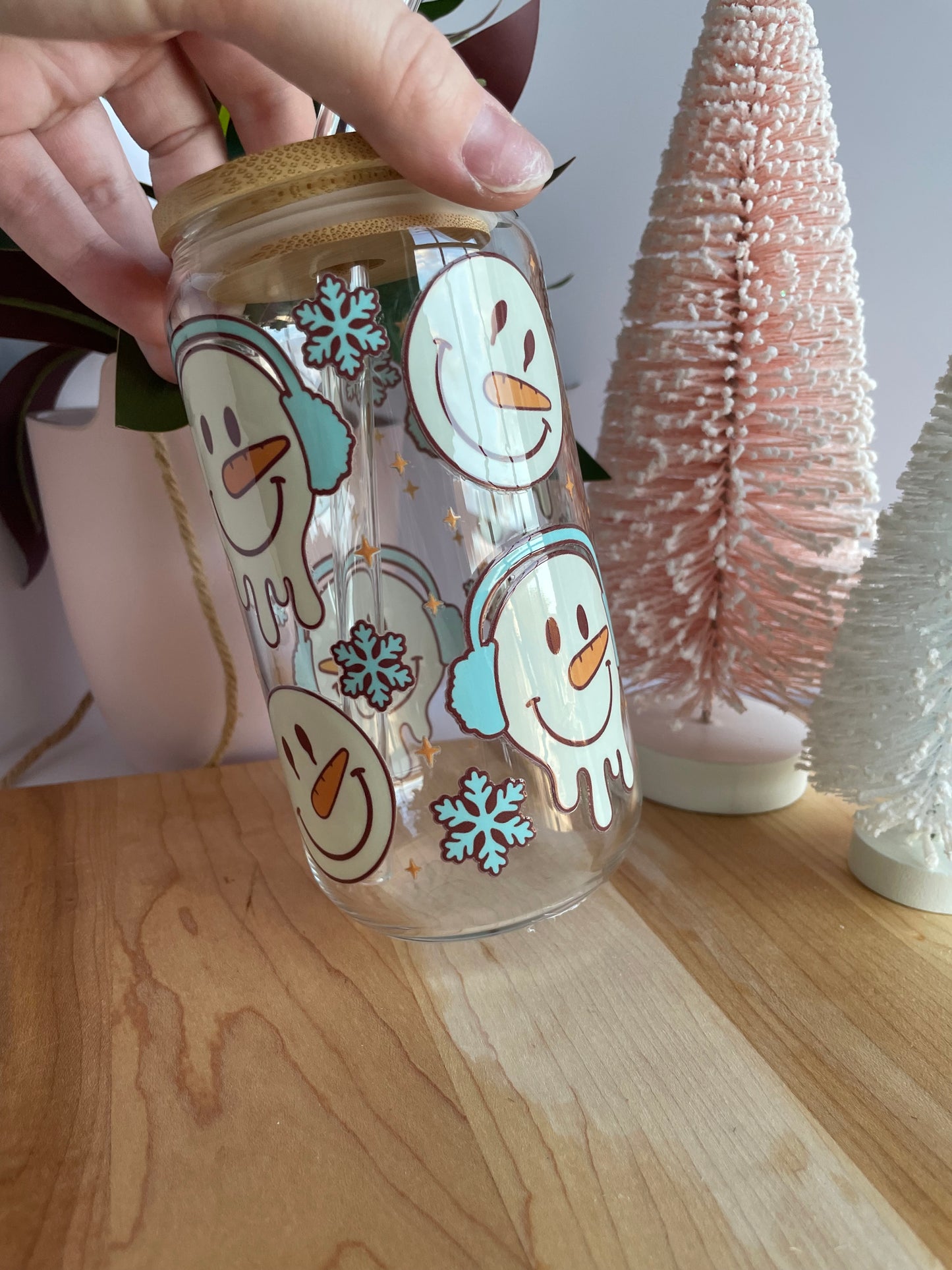 Winter Snowmen and Snowflakes Glass Cup with Bamboo Lid and Glass Straw