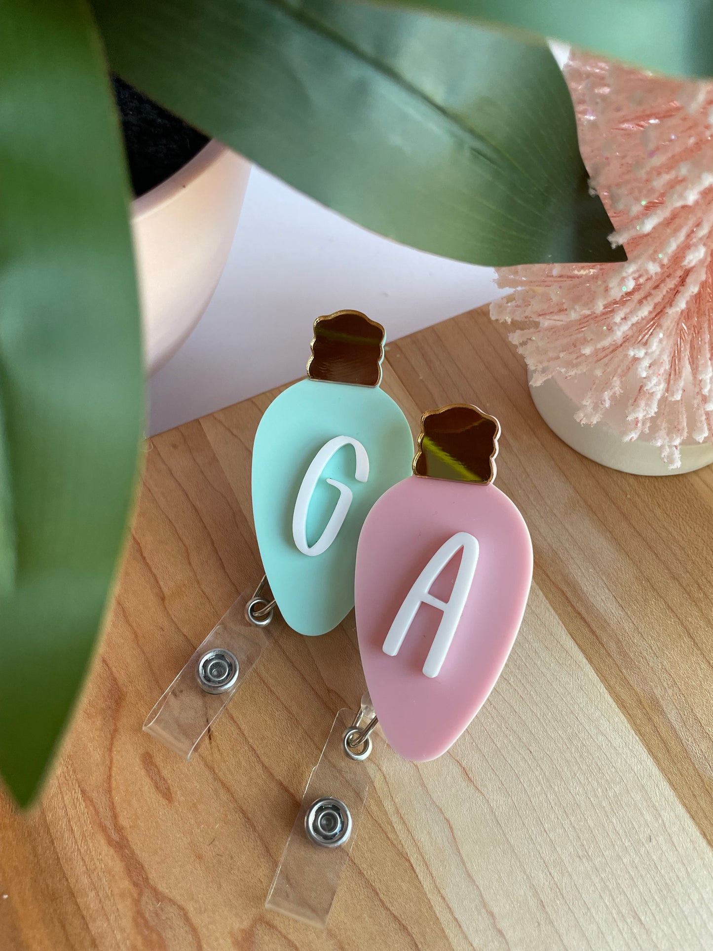 Christmas Lightbulb Badge Reel