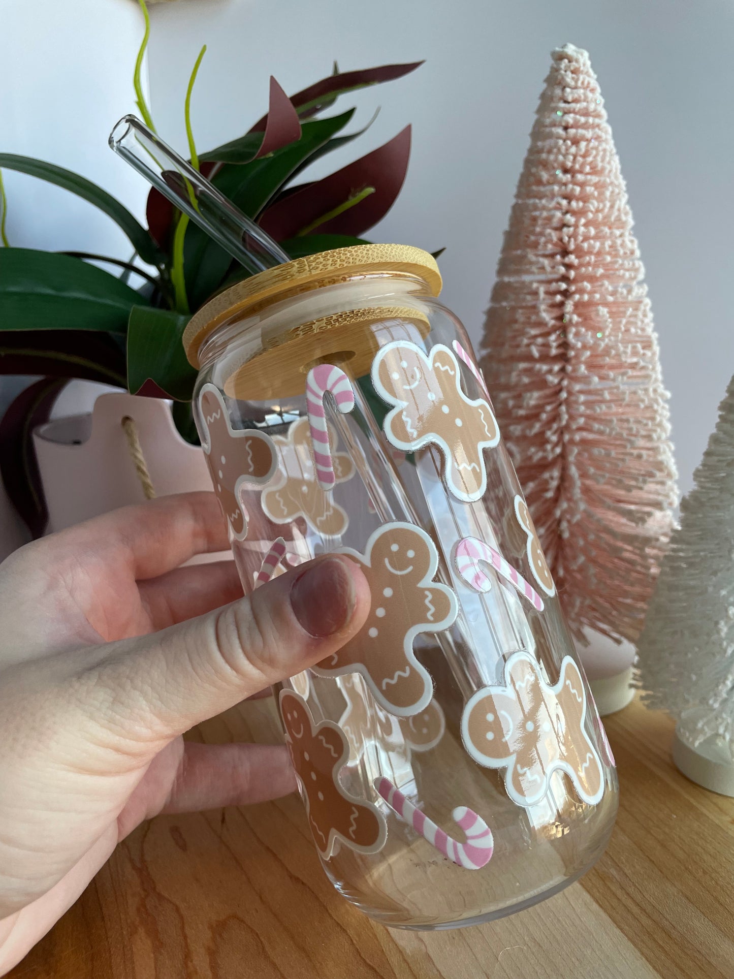 Gingerbread Cookies and Pink Candy Canes Glass Cup with Bamboo Lid and Glass Straw