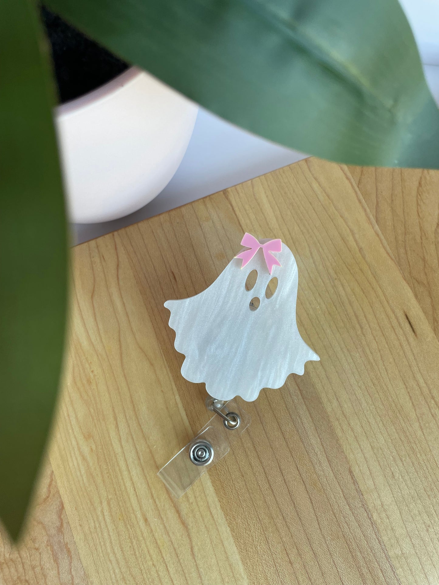 Pearl White Ghostie Bow Acrylic Badge Reel