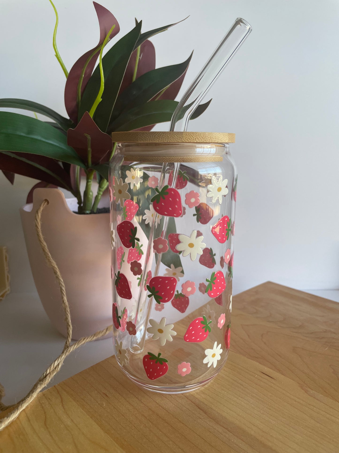 Strawberries and Daises Glass Cup with Bamboo Lid and Glass Straw