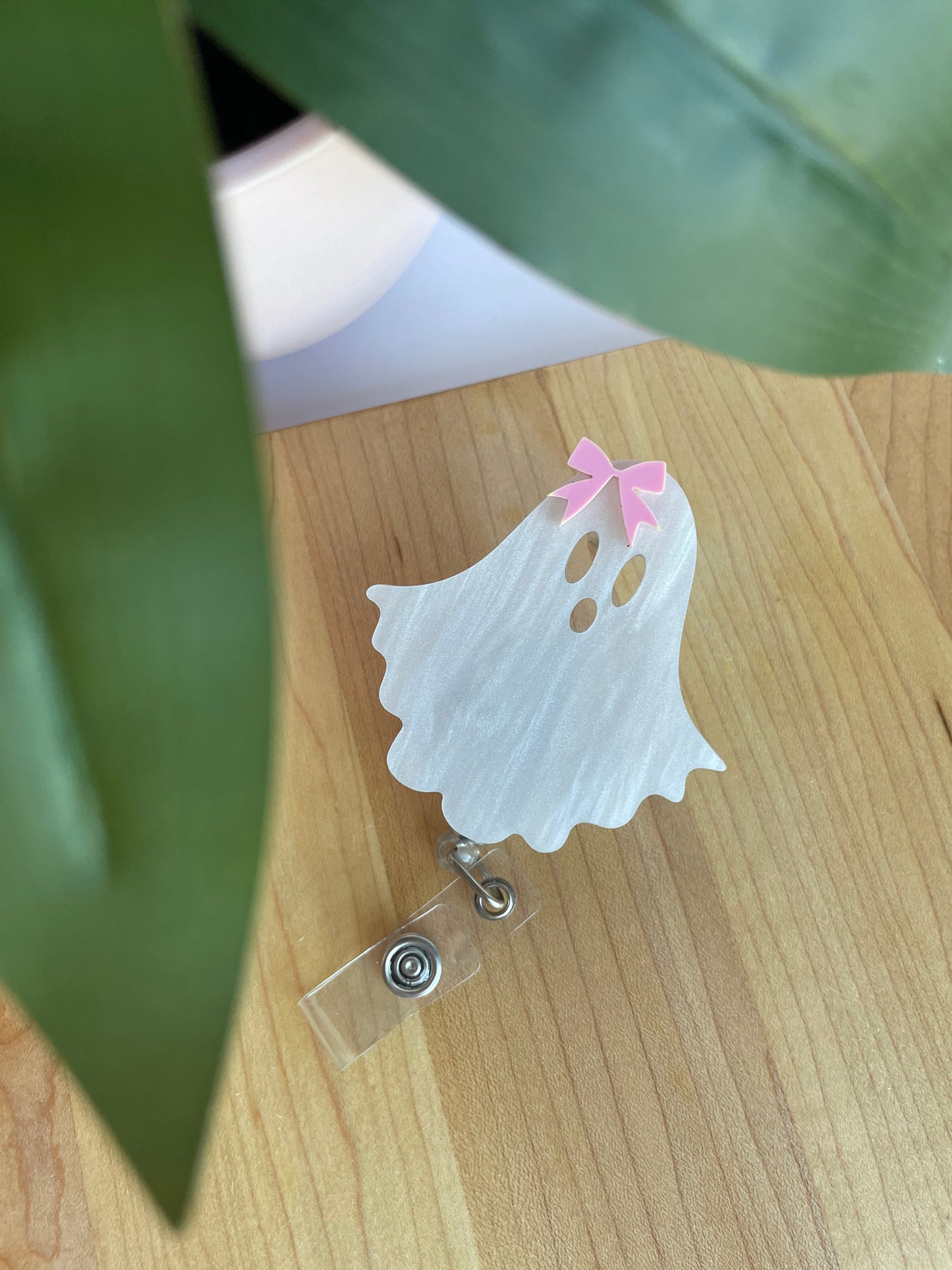 Pearl White Ghostie Bow Acrylic Badge Reel