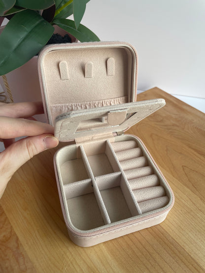 White Heart Light Pink Jewelry Box