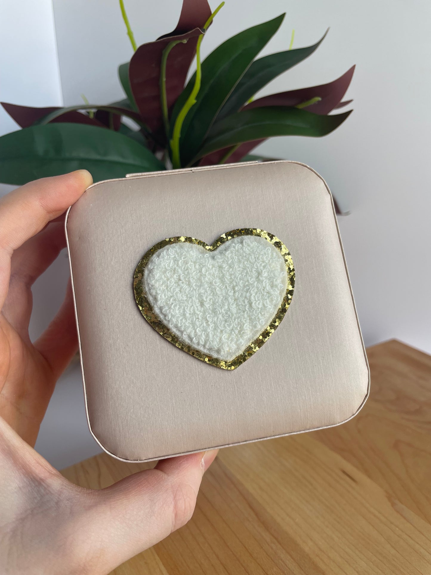 White Heart Light Pink Jewelry Box